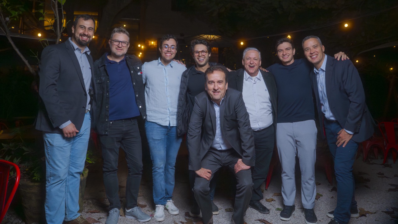 Fale com a equipe comercial da Universal Software! 💙 💚